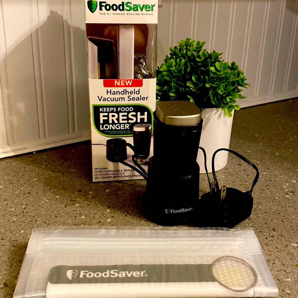 Food saver cordless handheld vacuum sealer